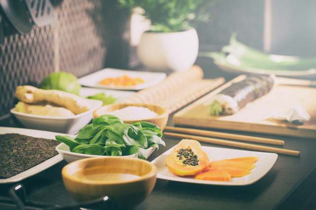 虫草花养生滋补，精选食材，炖出健康美味。以下是一些食谱：

#####1. 虫草花炖鸡
2. 虫草花排骨汤
3. 虫草花炖瘦肉
4. 虫草花炖鱼头
5. 虫草花炖猪肚
6. 虫草花炖燕窝
7. 虫草花炖鲍鱼
8. 虫草花炖海参
9. 虫草花炖虫草花
10. 虫草花炖虫草花虫草花养生滋补，炖品多样，营养丰富。
